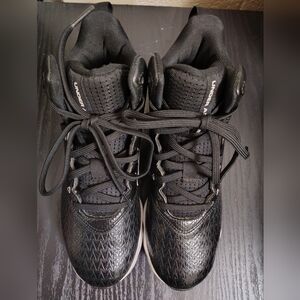Under Armour Boys Black Athletic Shoes